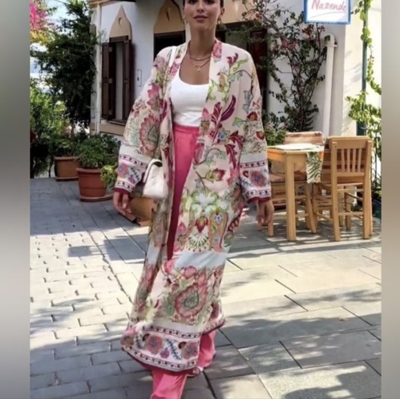 Zara Multicolor Floral Robe - Picture 14 of 16